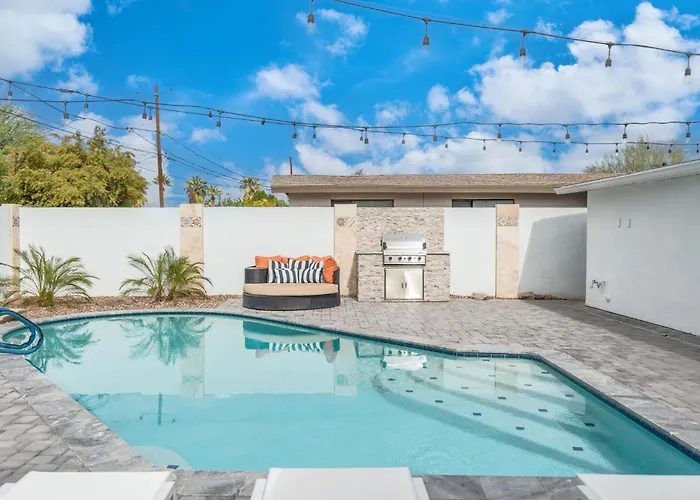 Closest Walk To Old Town, Entertainment District Holiday home Scottsdale